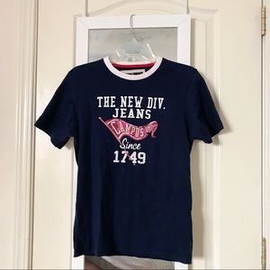 Navy crew neck shirt